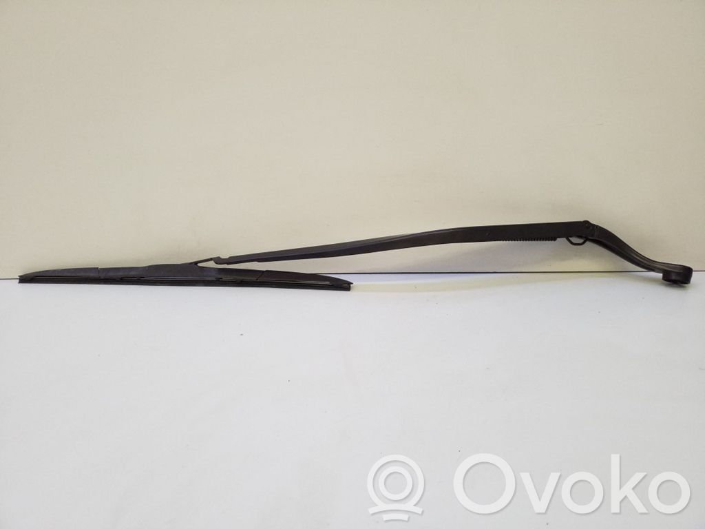 Front wiper blade arm   2586