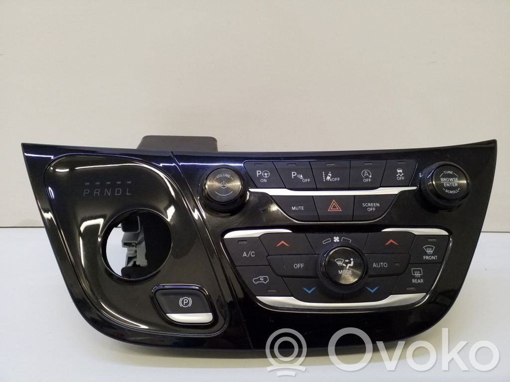 Chrysler Pacifica Climate control unit 