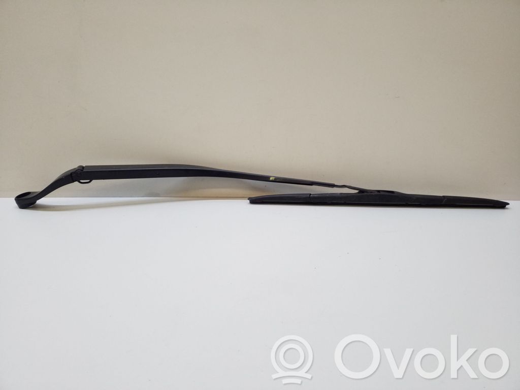 Chrysler Pacifica Front wiper blade arm 