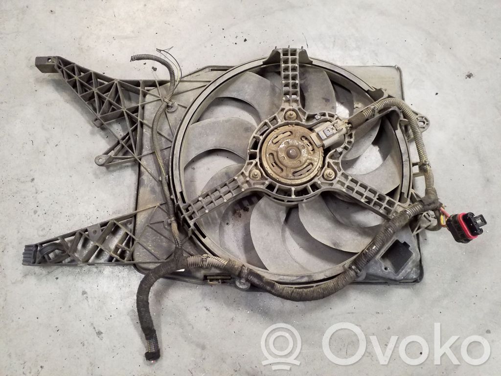 Opel Corsa D Aro de refuerzo del ventilador del radiador 