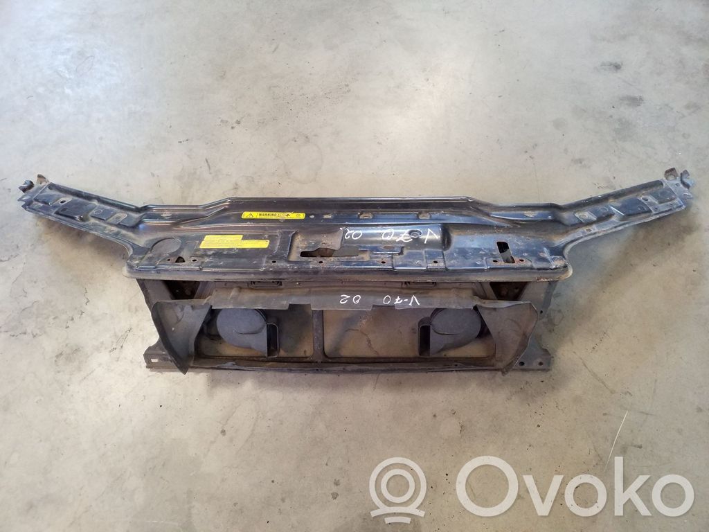 Volvo V70 Radiatoru paneļa augšējā daļa (televizors) 