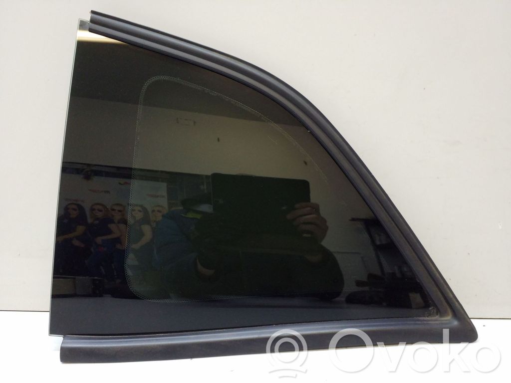 Dodge Challenger Rear side window 