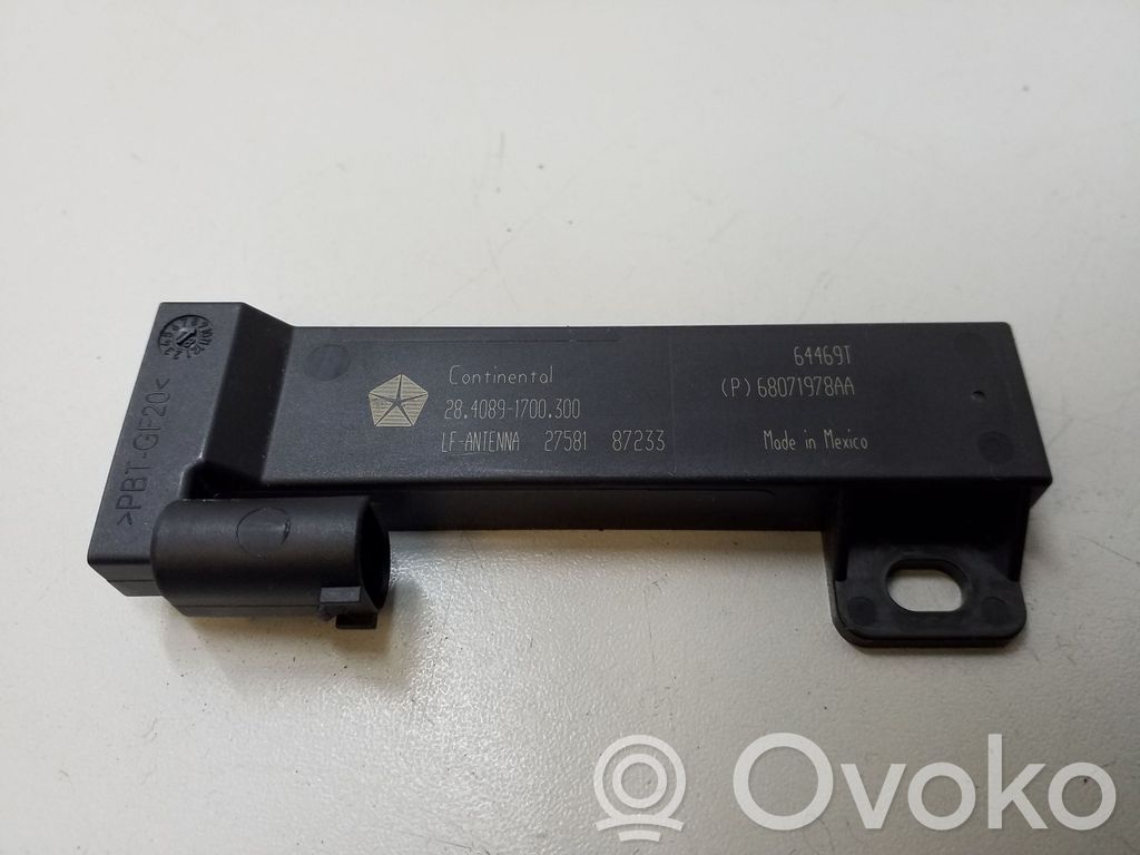 Dodge Challenger Aerial antenna amplifier 