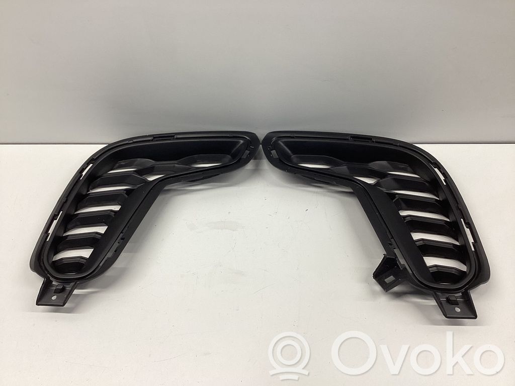 Front bumper lower grill