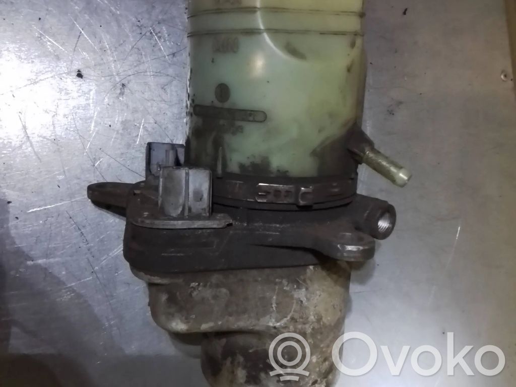 Ford Focus C-MAX Power steering pump 