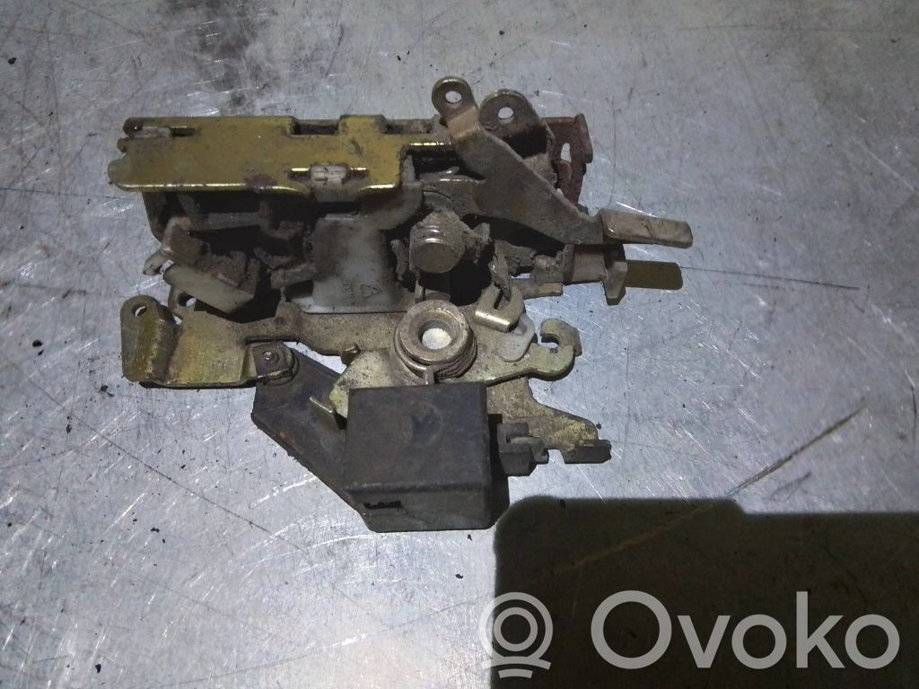 Volkswagen II LT Zamek drzwi przednich 