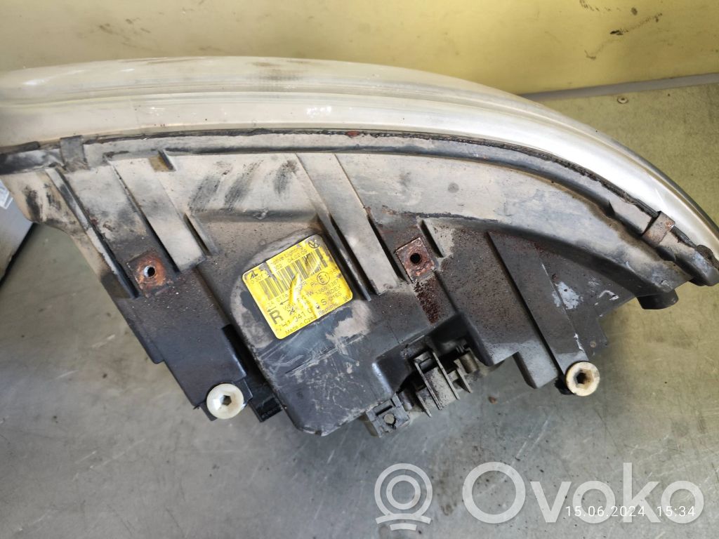 Volkswagen Transporter - Caravelle T5 Lampa przednia 