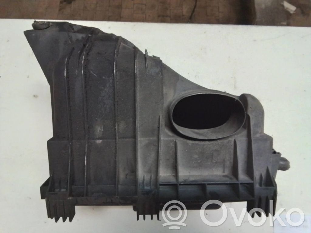 Volkswagen II LT Air filter box 
