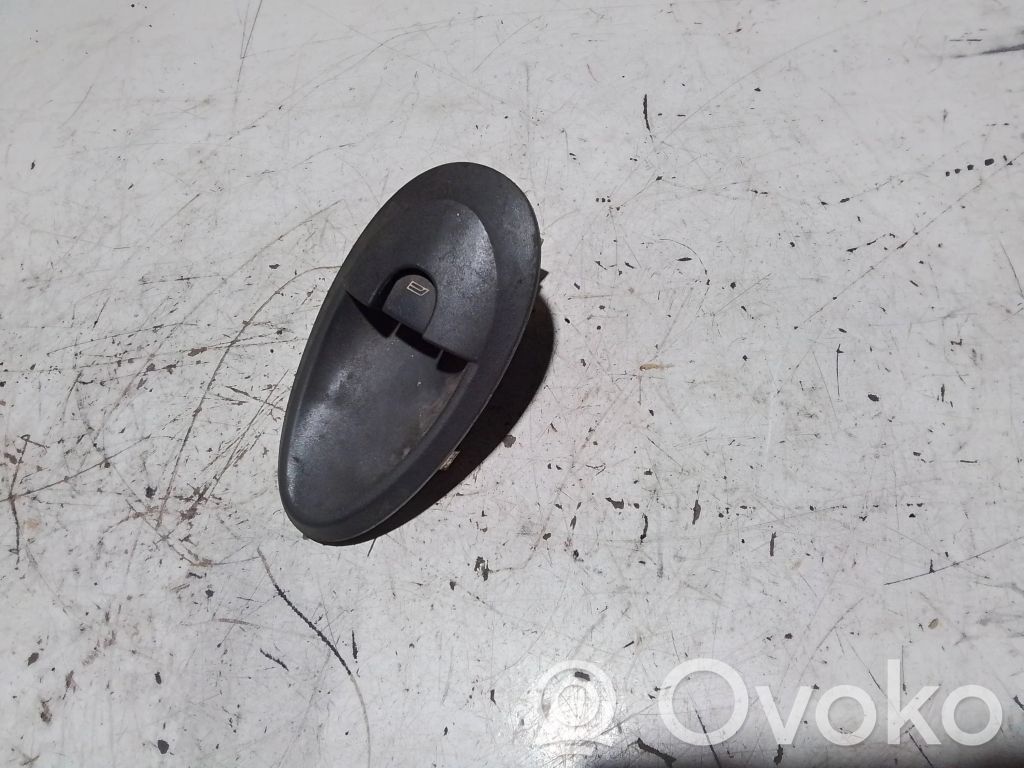 Iveco Daily 35 - 40.10 Electric window control switch 