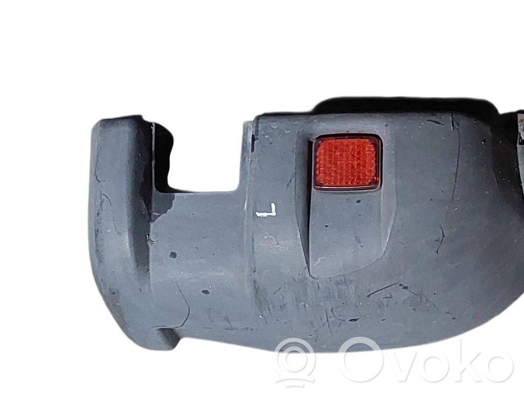 Iveco Daily 3rd gen Rivestimento del pannello parte angolare del paraurti posteriore 