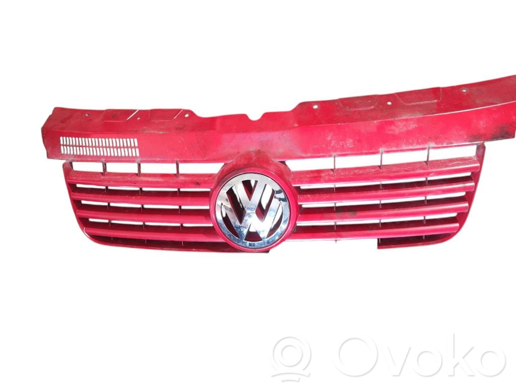 Volkswagen Transporter - Caravelle T5 Etupuskurin ylempi jäähdytinsäleikkö 