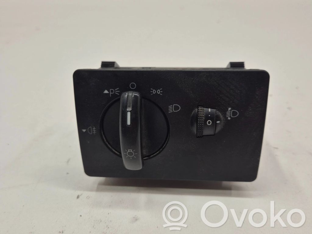 Lukturu slēdzis   4M5T13A024EA