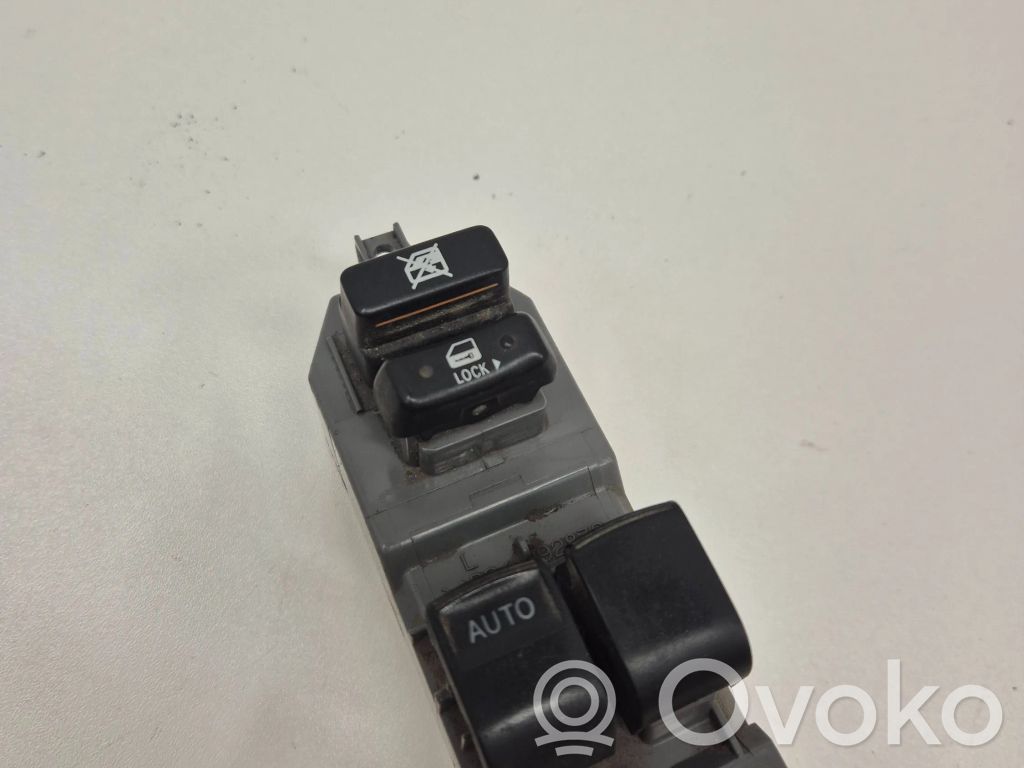Toyota Yaris Electric window control switch 