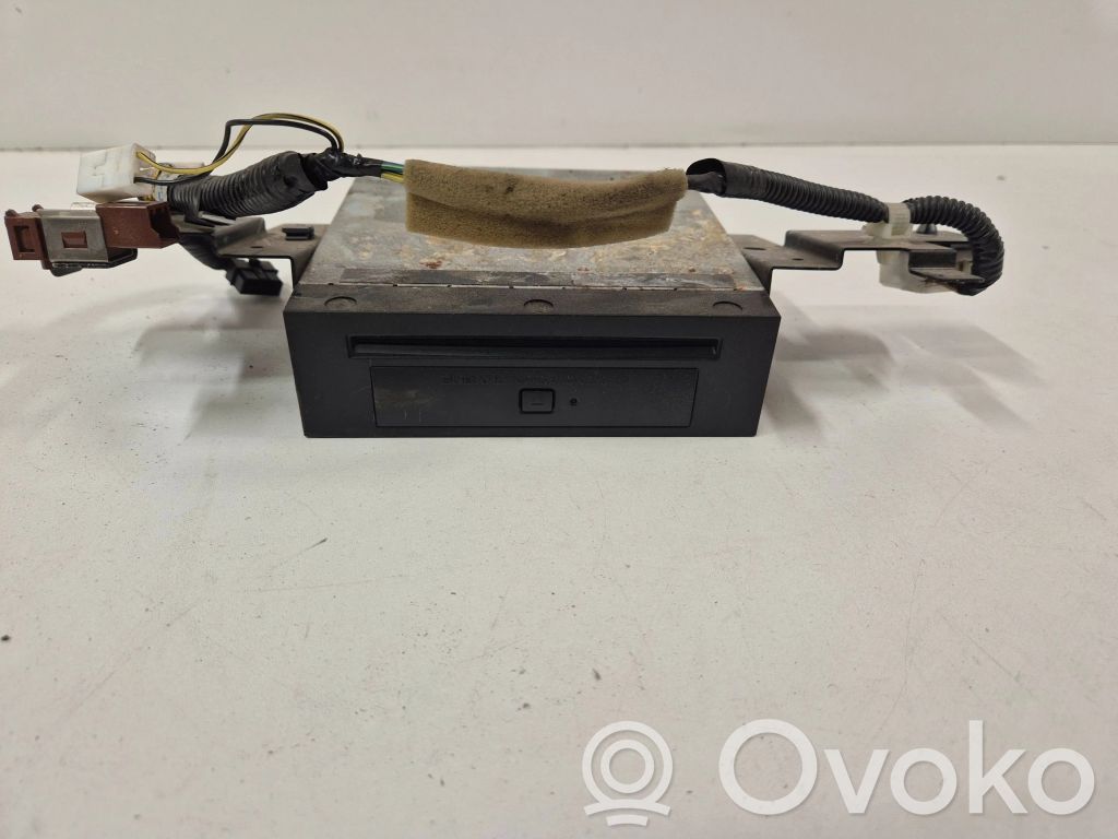 Subaru Forester SG Radio/CD/DVD/GPS head unit 