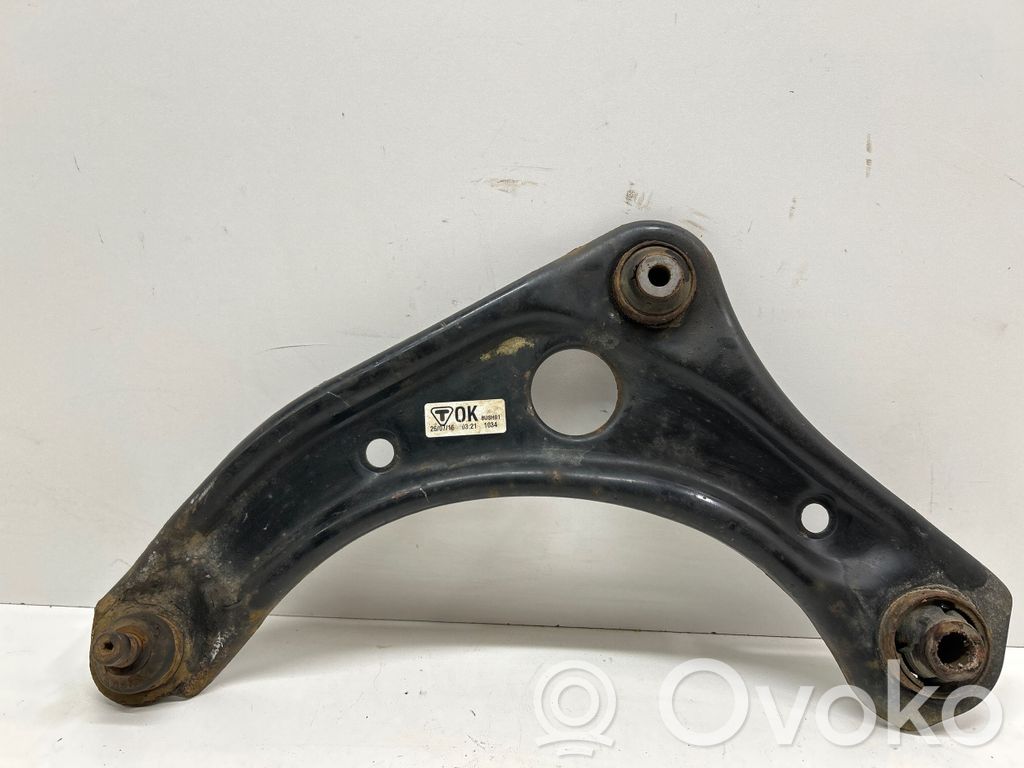 Nissan Note (E12) Front lower control arm/wishbone 