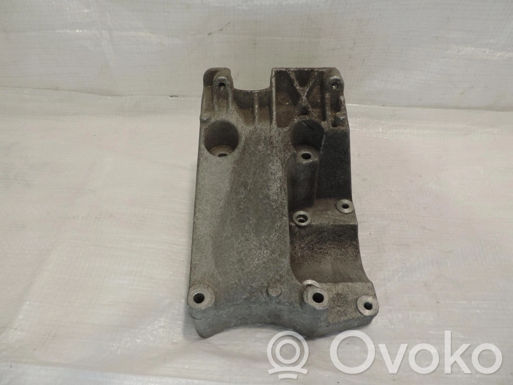 Ford Focus C-MAX Engine mounting bracket 