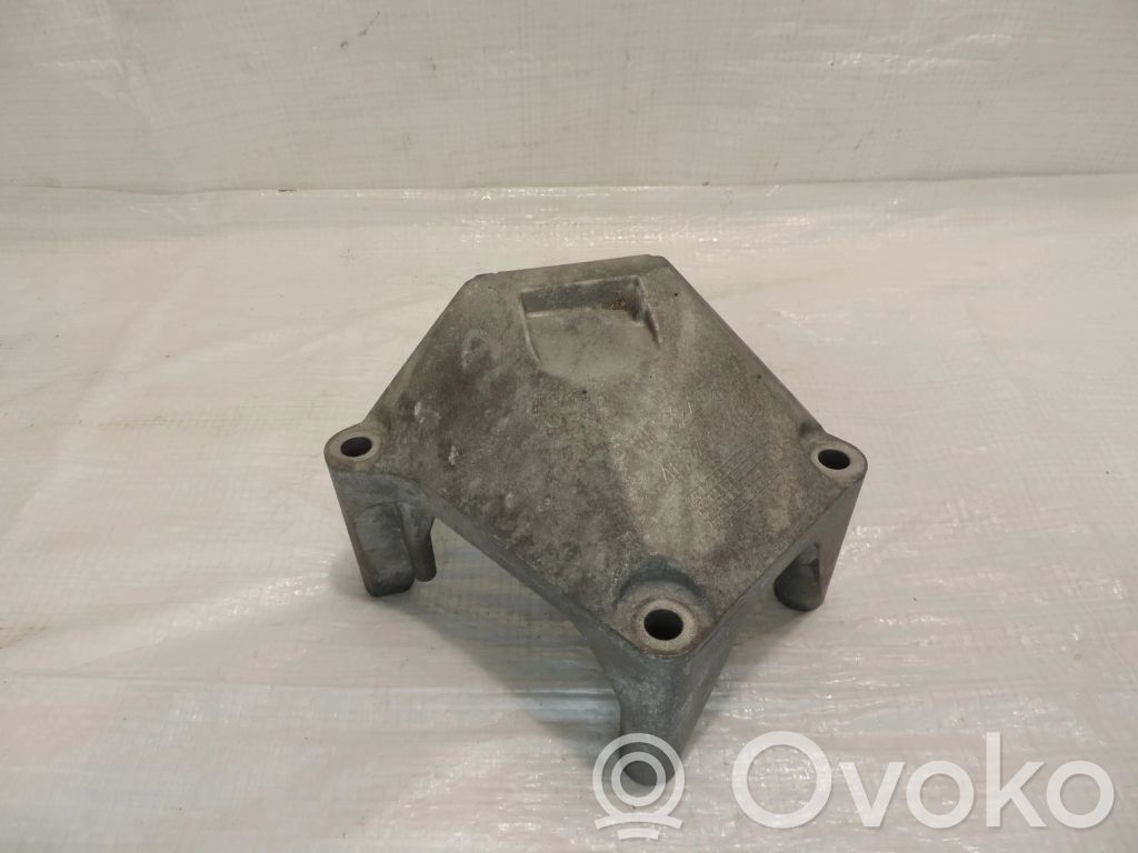Opel Meriva B Engine mounting bracket 