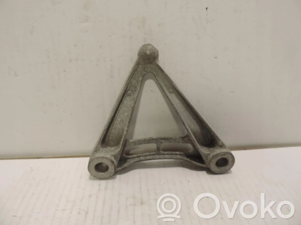 Opel Insignia B Engine mounting bracket 