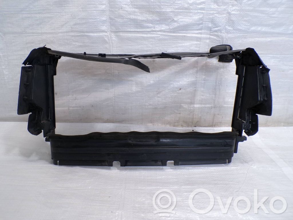 Opel Vivaro Moldura del radiador 