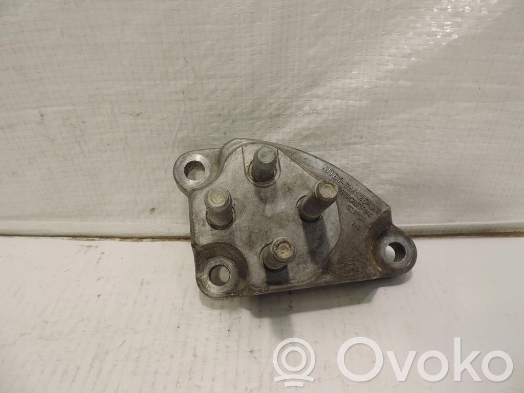 Ford Puma Gearbox mounting bracket 