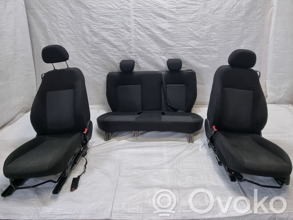 Opel Corsa E Sēdekļu komplekts 