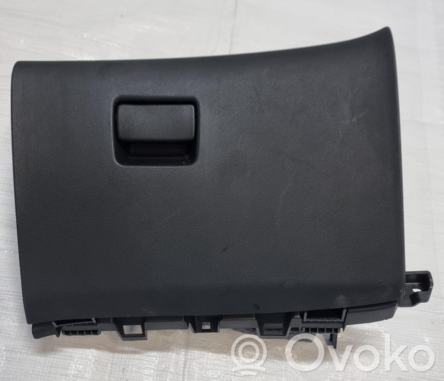 Opel Astra J Daiktadėžė 