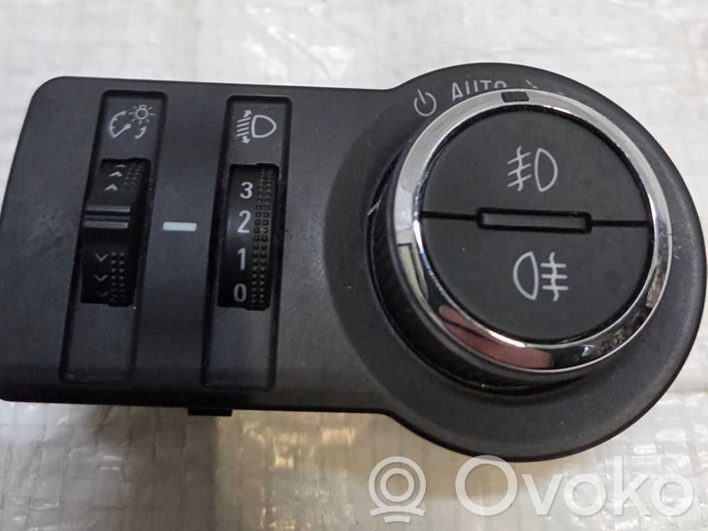 Chevrolet Trax Light switch 
