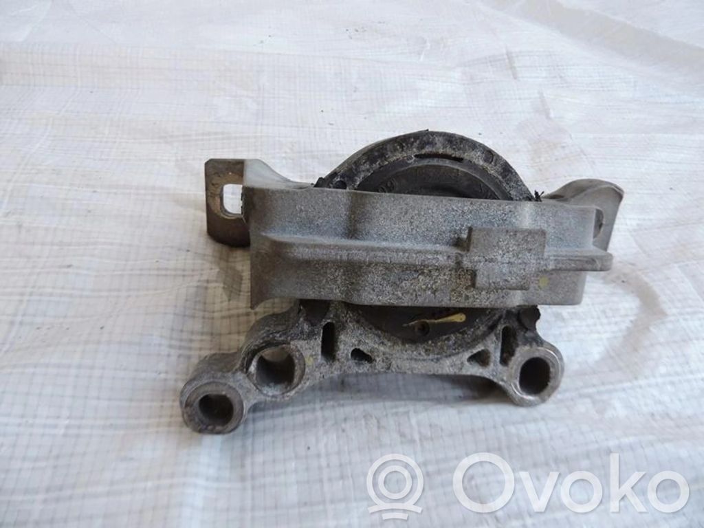 Ford Kuga II Engine mount vacuum valve 