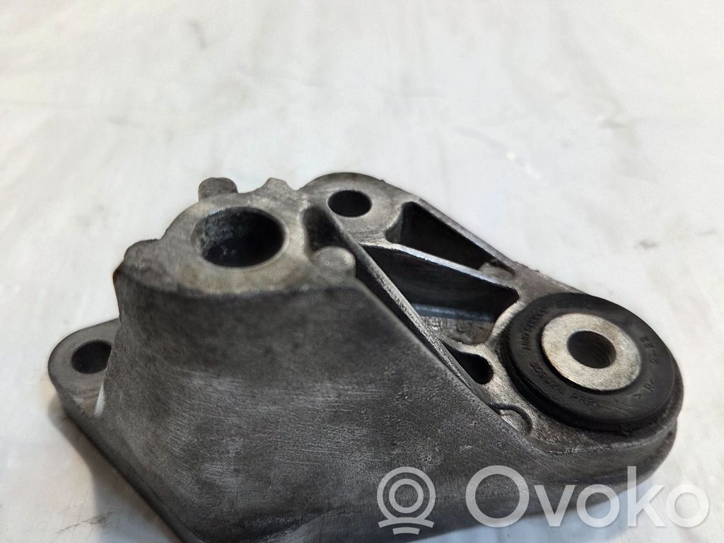 Engine mounting bracket   AV616P093NA