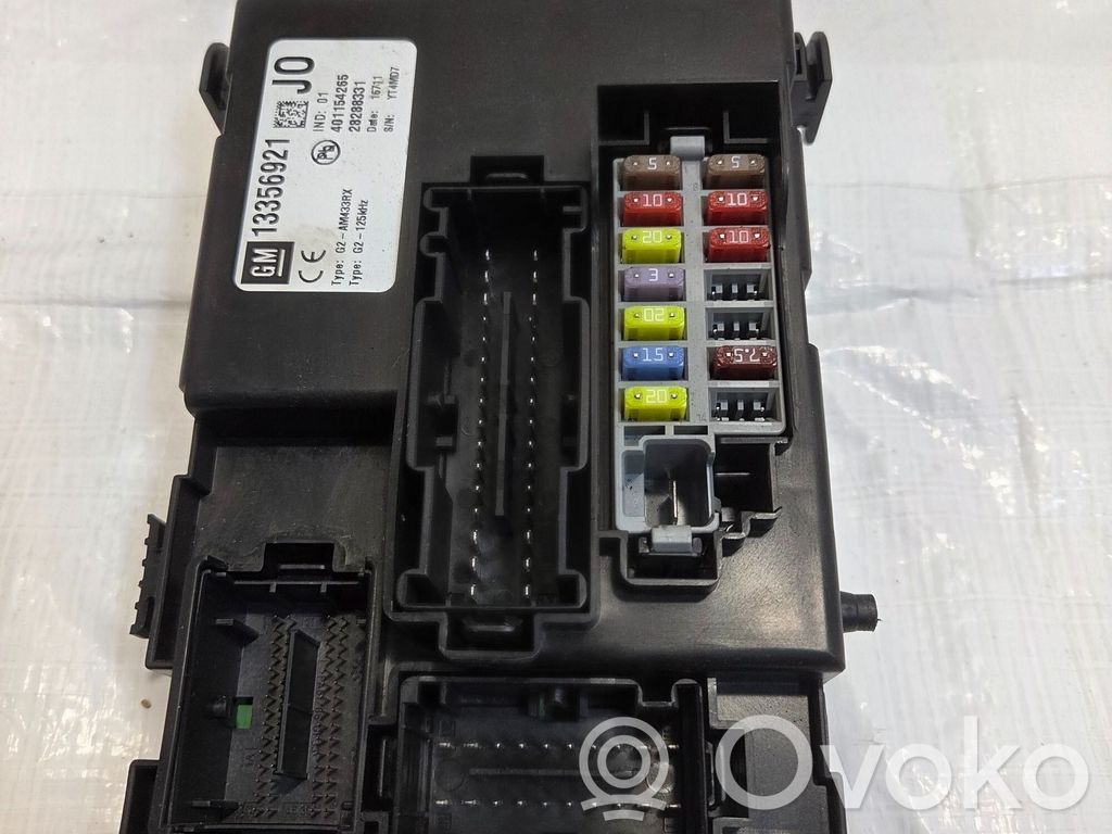 Opel Meriva B Boîte à fusibles 