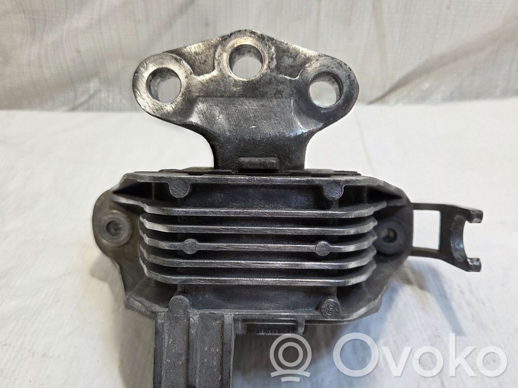 Opel Astra J Engine mount vacuum valve 