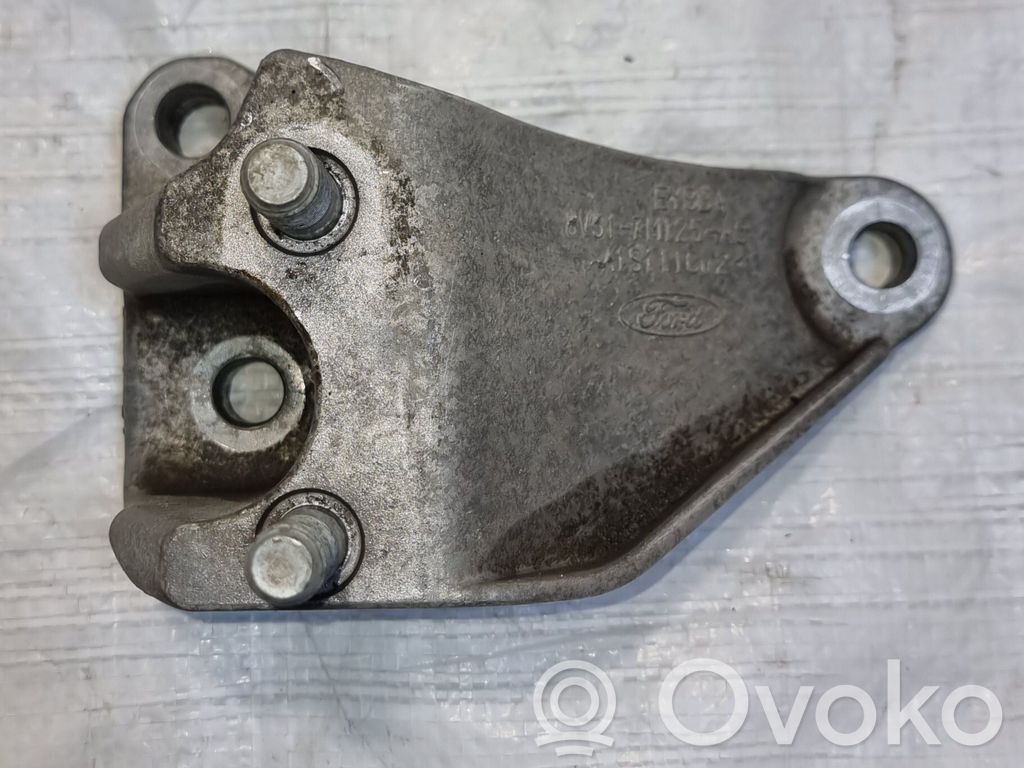 Ford Fiesta Gearbox mounting bracket 