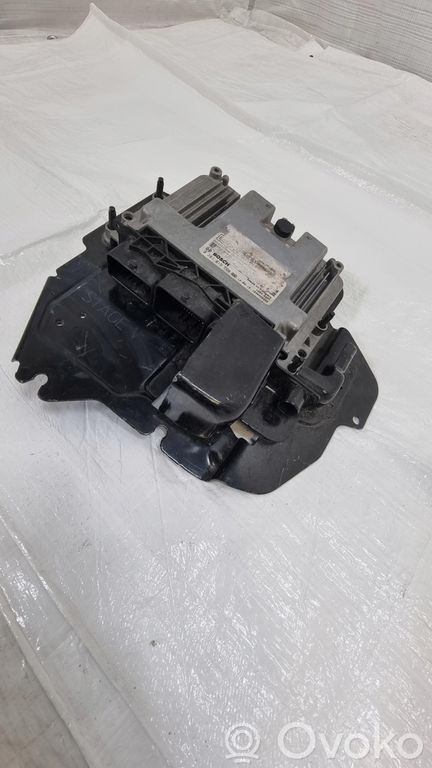 Unité de commande, module ECU de moteur   CV1112A650CD