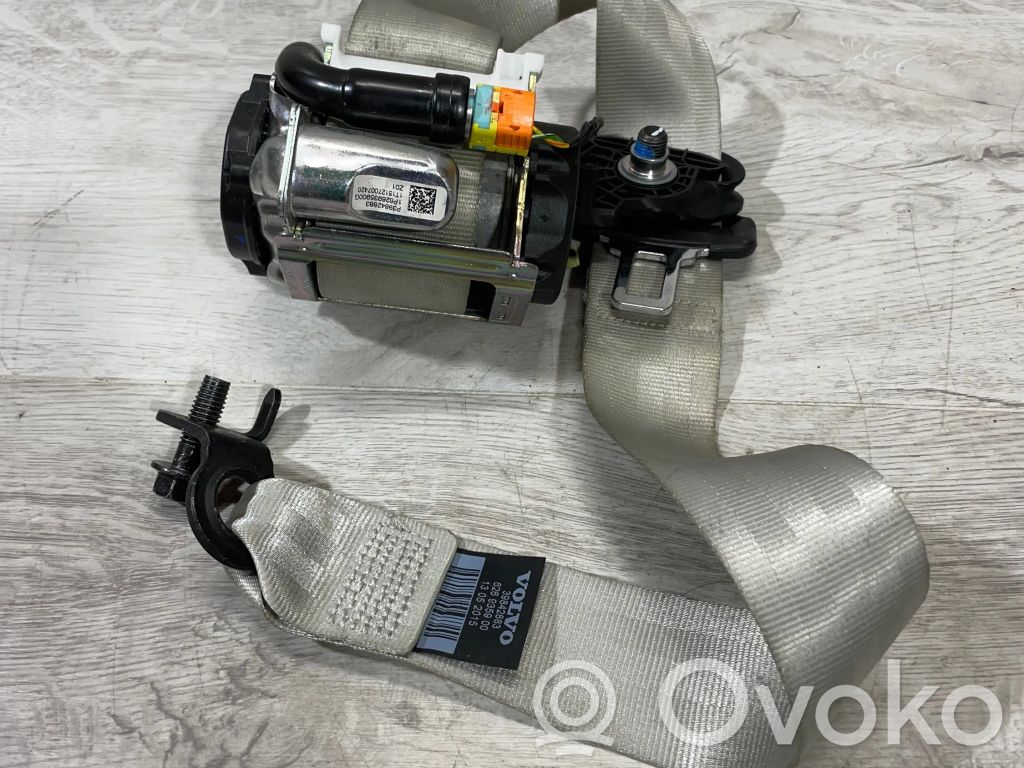 Volvo XC90 Cinturón trasero 