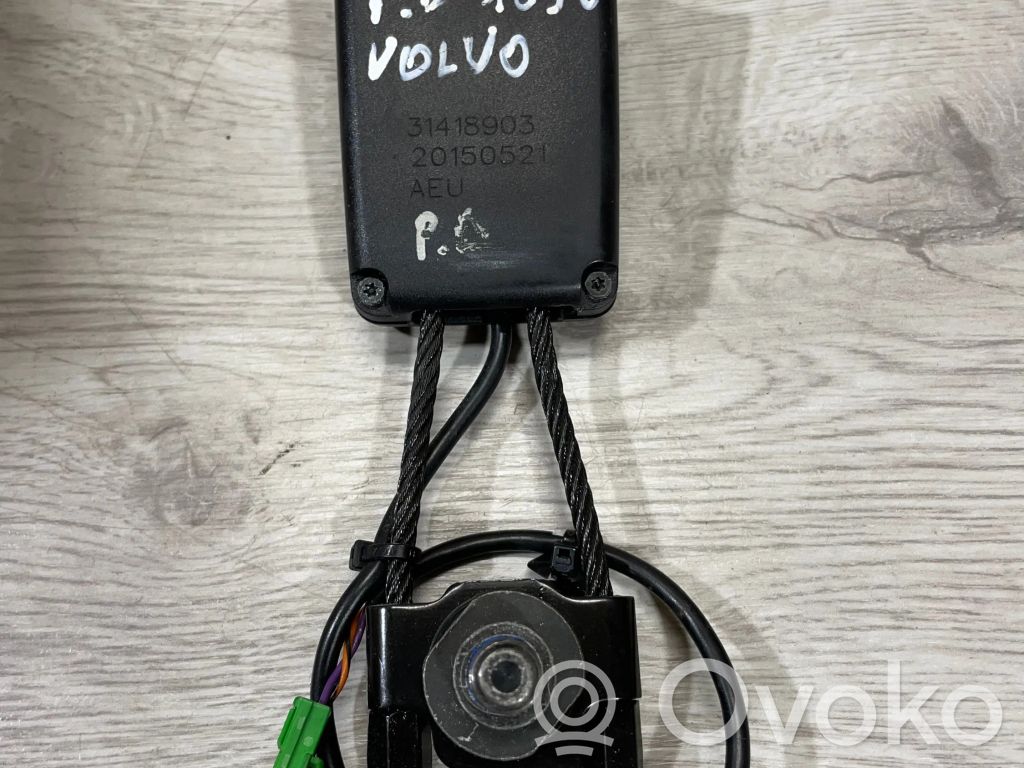 Volvo XC90 Klamra przedniego pasa bezpieczeństwa 