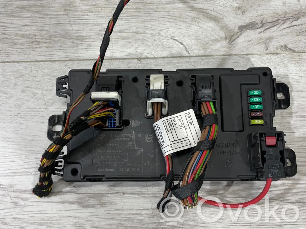 BMW 1 F20 F21 Ramka / Moduł bezpieczników 