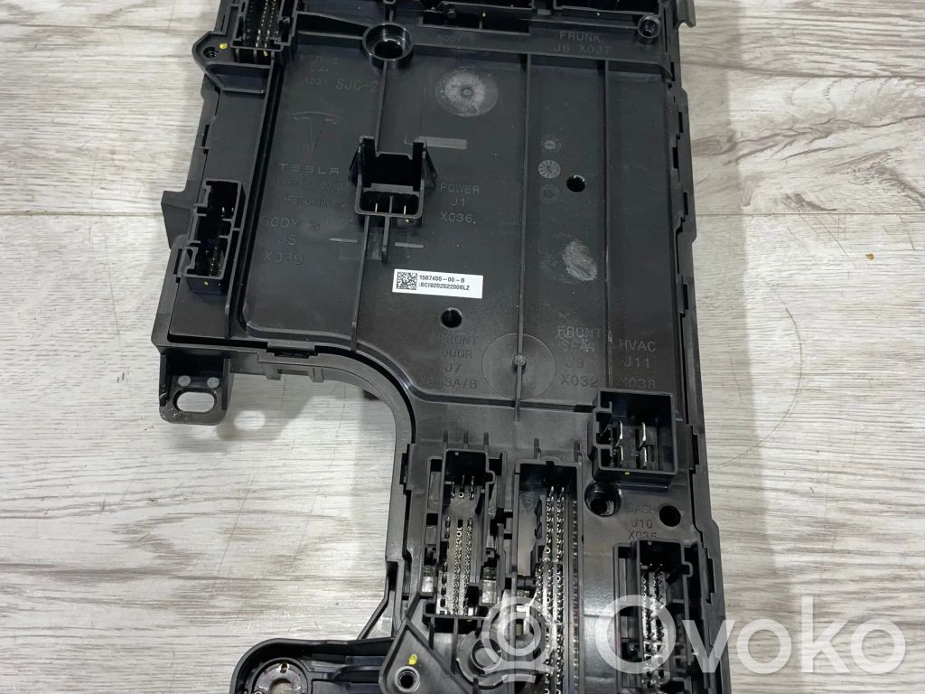 Tesla Model 3 Comfort/convenience module 