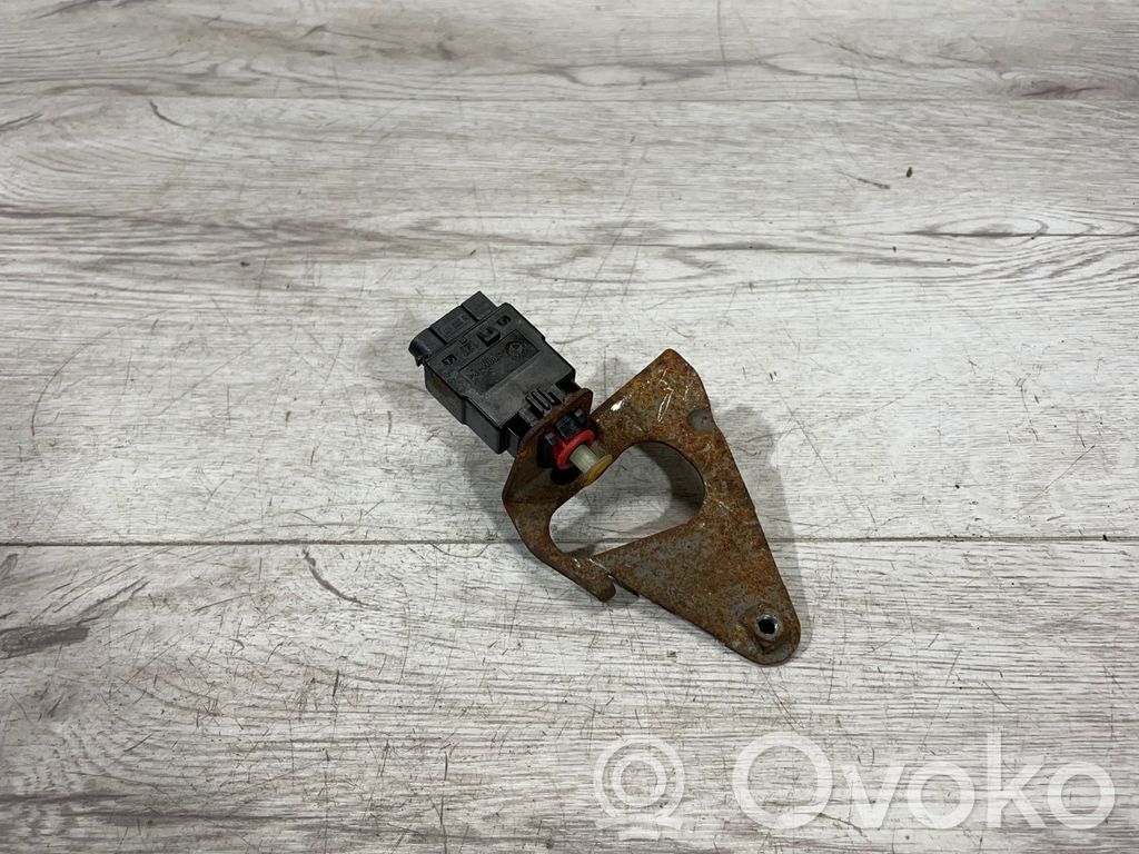 Brake pedal sensor switch   8360417