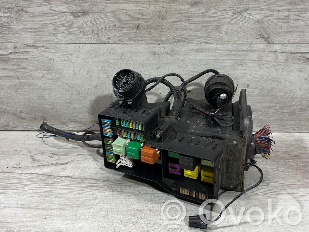 Fuse module   8353221