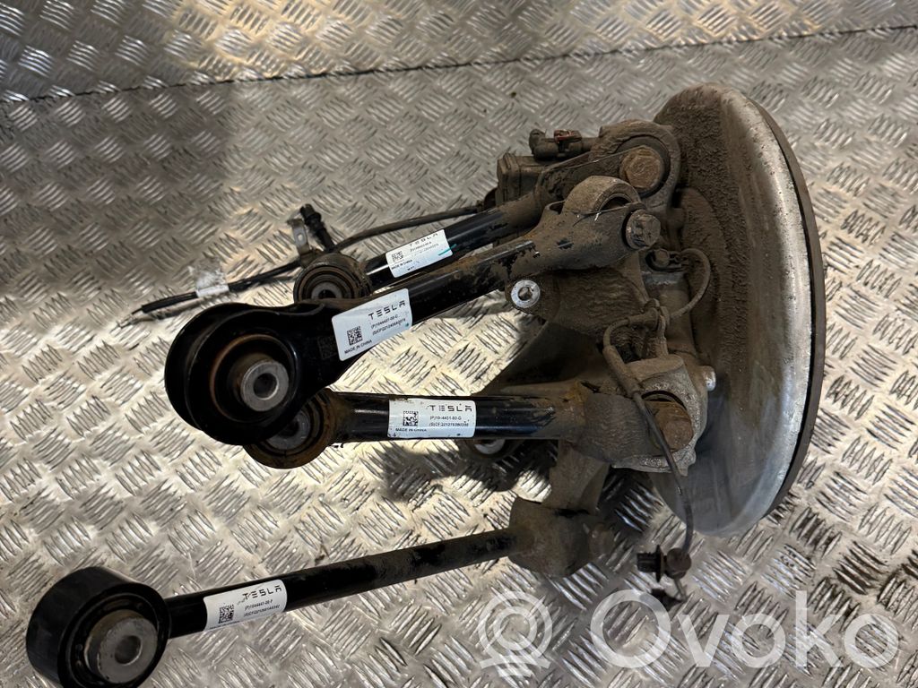 Tesla Model 3 Takajousituksen asennussarja 