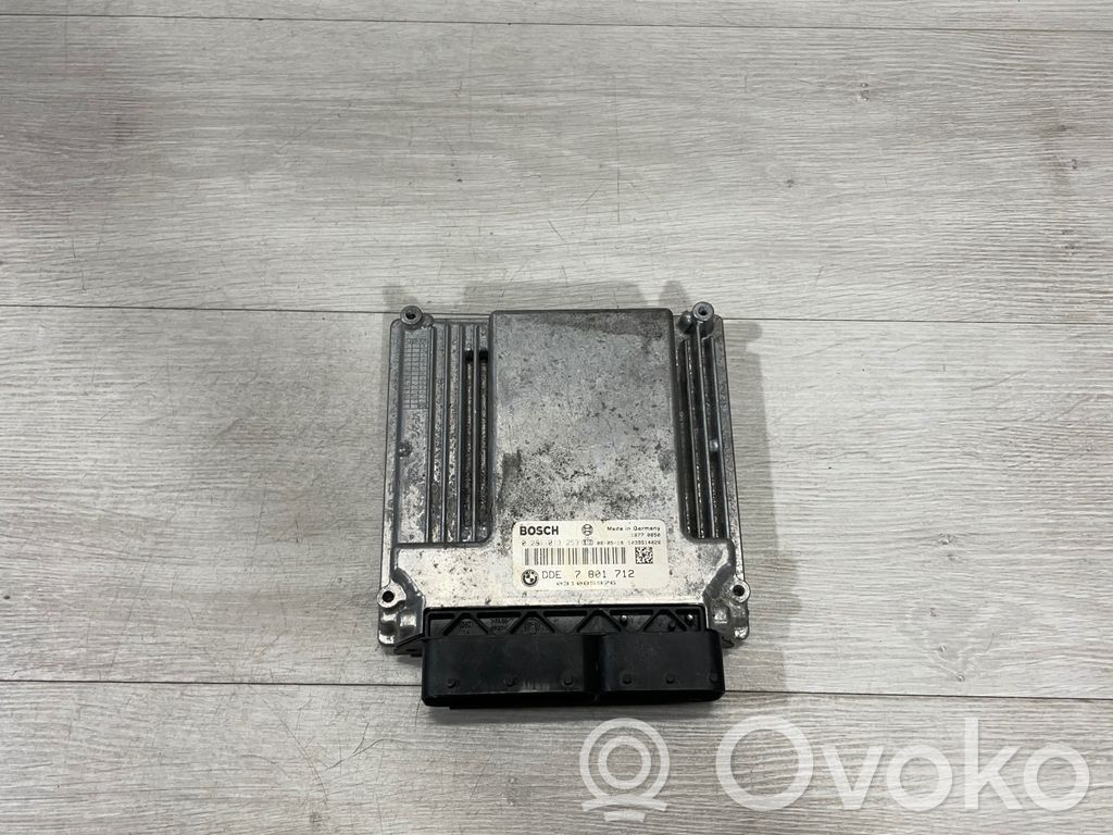 BMW 5 E60 E61 Engine control unit/module 