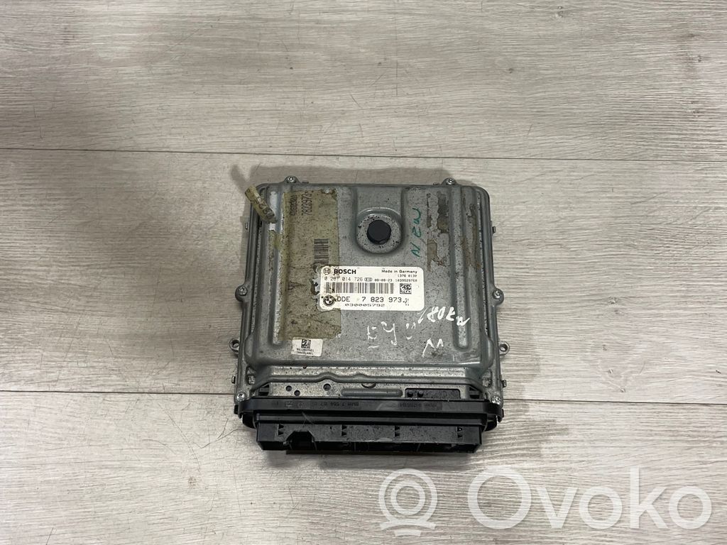 BMW 3 E90 E91 Variklio valdymo blokas 