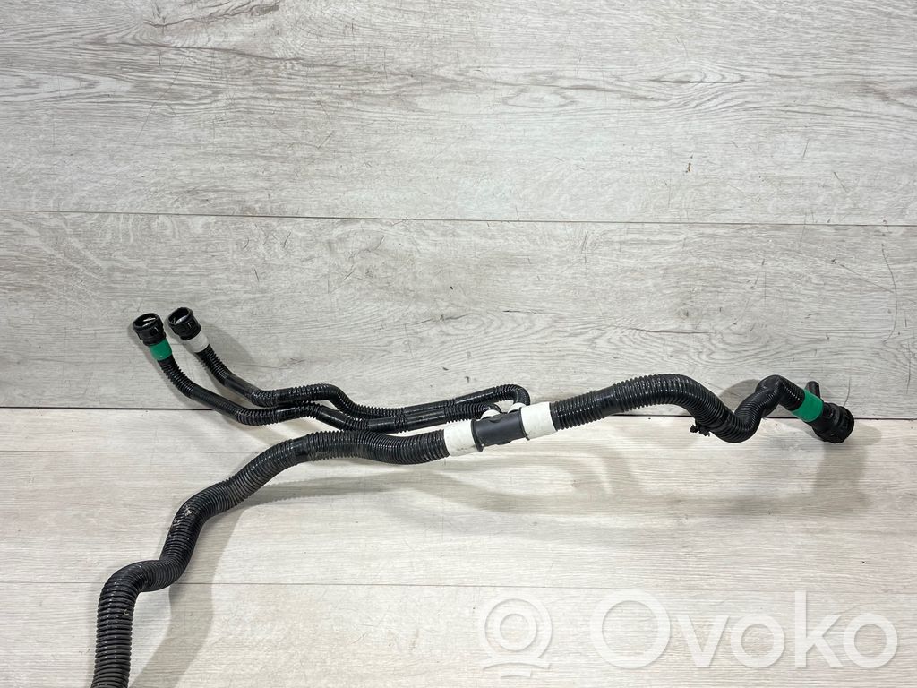 Tesla Model 3 Caurulīte (-es) / šļūtene (-es) 