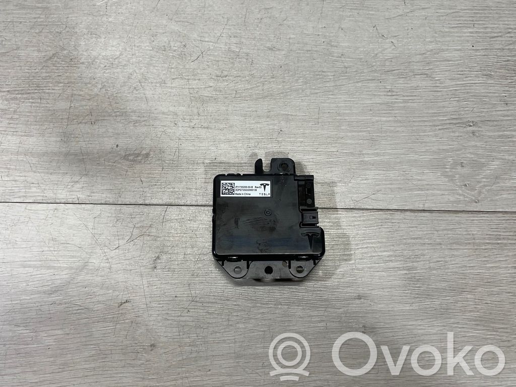 Tesla Model 3 Enchufe conector USB 