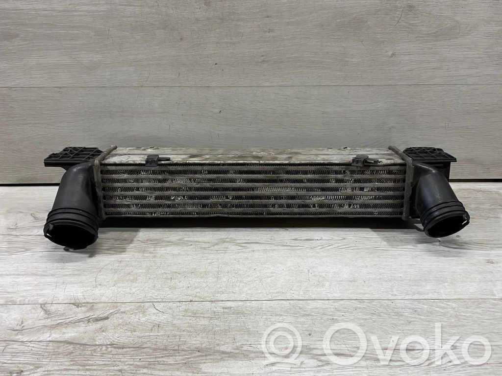 BMW 3 E90 E91 Interkūlerio radiatorius 