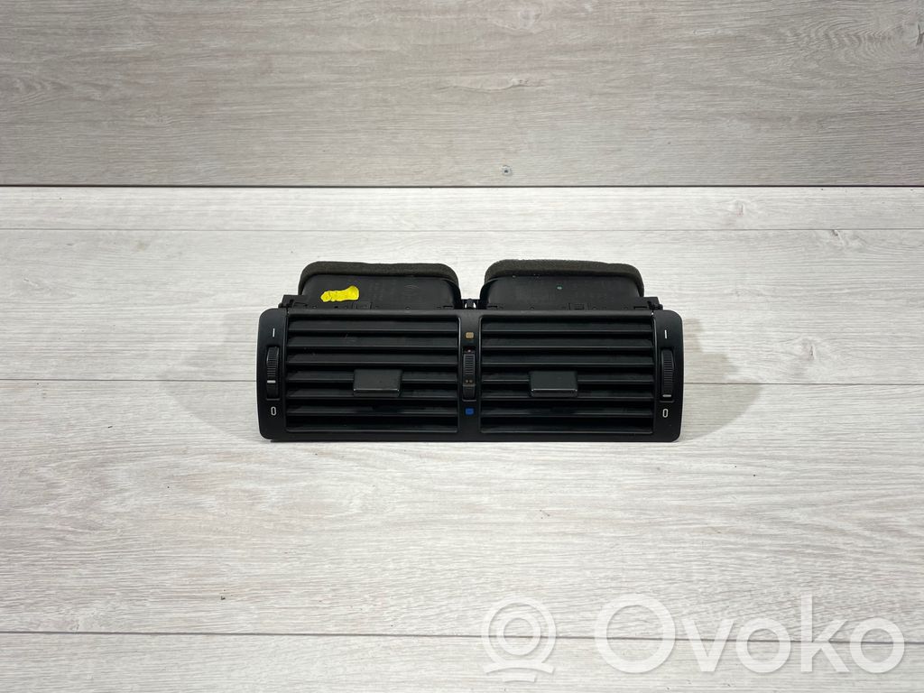 BMW 5 E39 Centrinės oro grotelės 