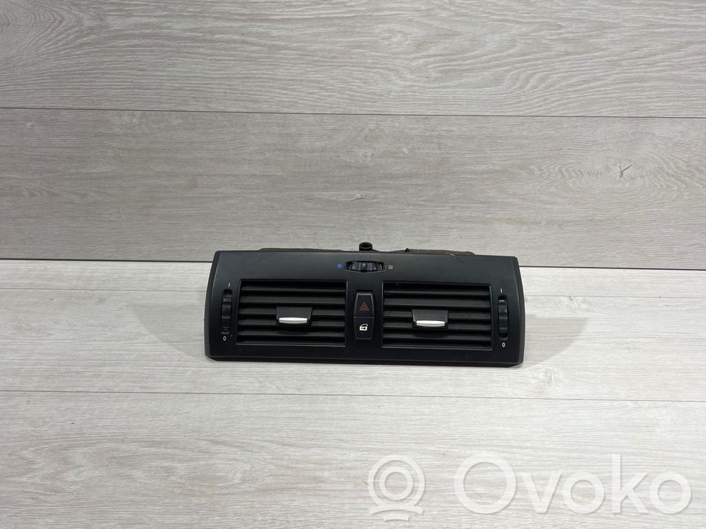BMW X3 E83 Centrinės oro grotelės 