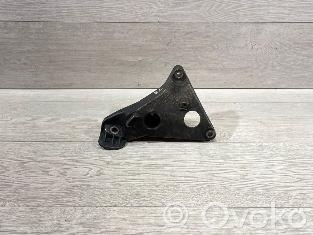 Engine mounting bracket   6777053,13807410,KAL4600