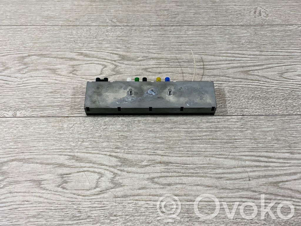 BMW 3 E46 Antenos stiprintuvas 