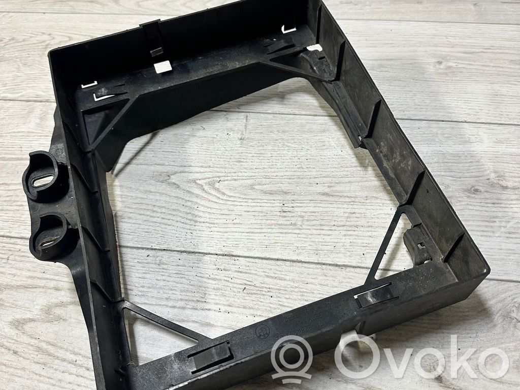 BMW M5 Radiator mount bracket 